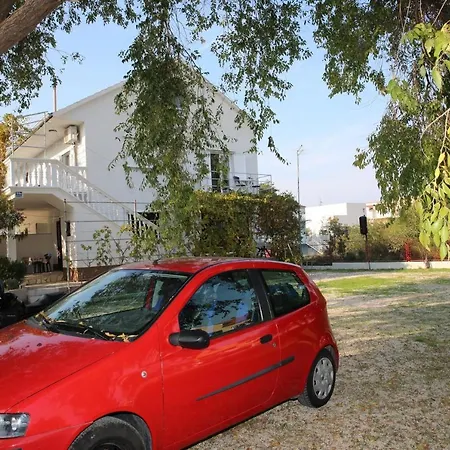 With A Parking Space - 16190