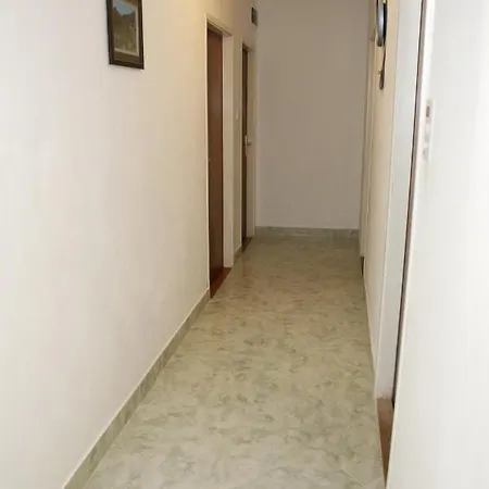 Apartment With A Parking Space - 16190 Vodice