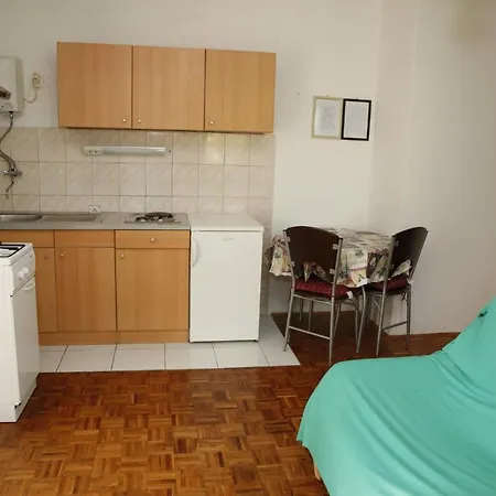 Apartment With A Parking Space - 16190 Vodice
